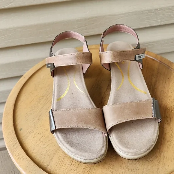 Naot women's Intact sandals