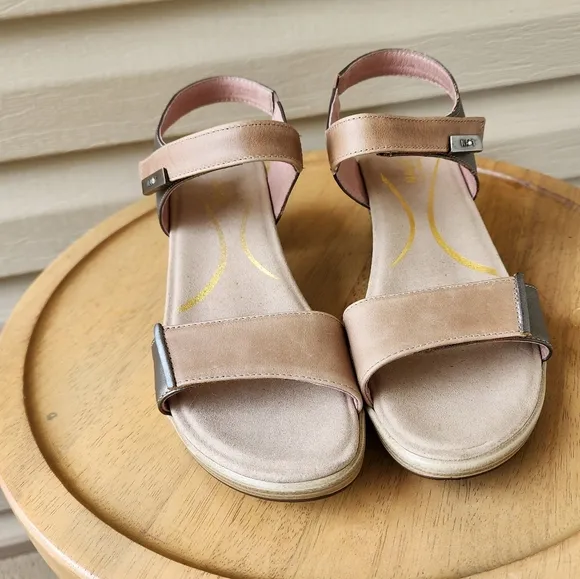 Naot women's Intact sandals