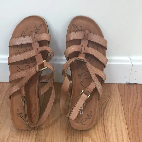 Naturalizer Every brown gladiator slingback sandals 10M.