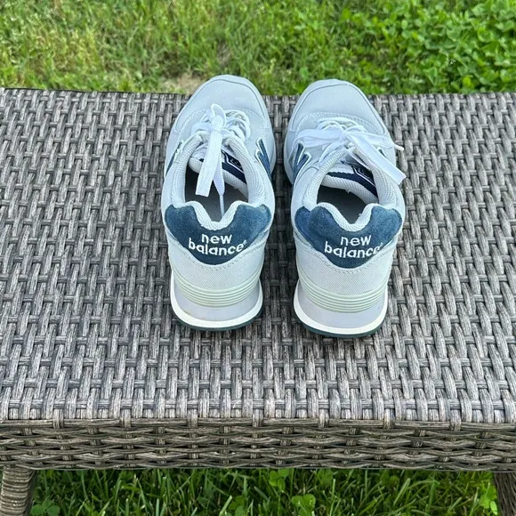 New Balance Gray and Blue Sneakers with Versatile Design