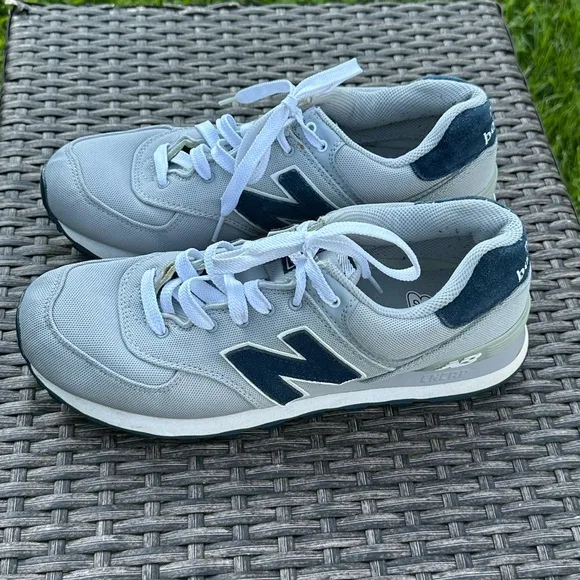 New Balance Gray and Blue Sneakers with Versatile Design
