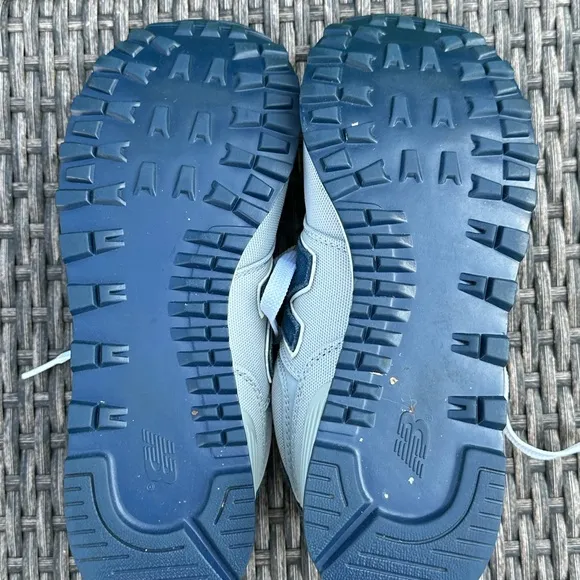 New Balance Gray and Blue Sneakers with Versatile Design
