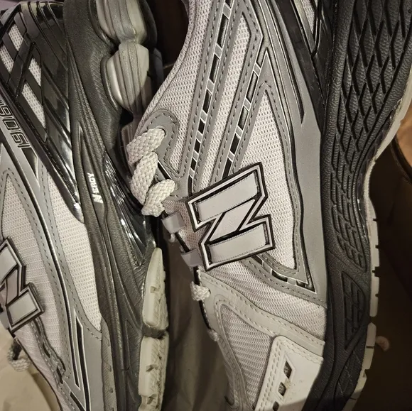 New Balance Men 1906R Size 11