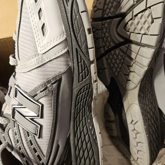 New Balance Men 1906R Size 11