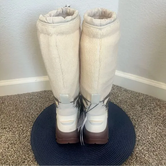 NEW Hunter Sherpa Tall Snow Boots Insulated Waterproof Sz 6 US / 37 EU Ivory