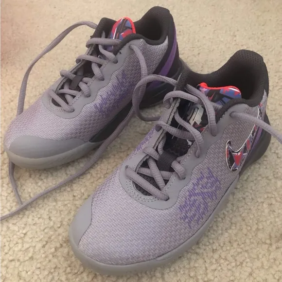 New Kyrie Irving Boy’s Shoes, Size 12,5C