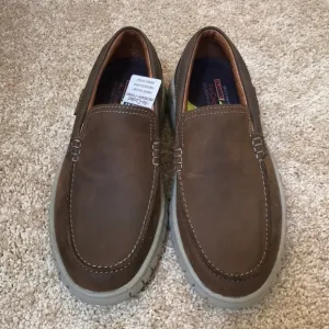 New! Men’s SZ 7 sketchers Moreway Lentro shoes.