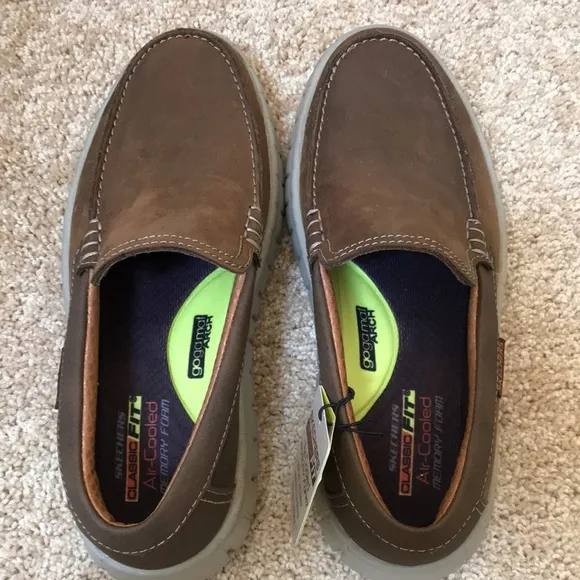 New! Men’s SZ 7 sketchers Moreway Lentro shoes.