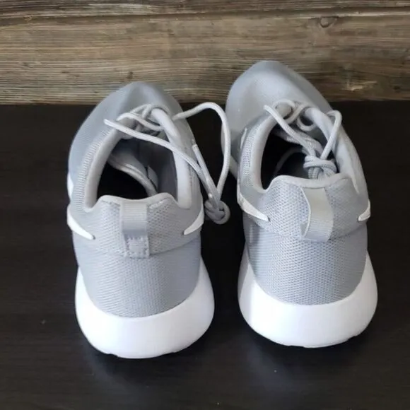 New Nike Roshe One Gray White Sneakers Casual Lightweigt Everyday Walking Shoes