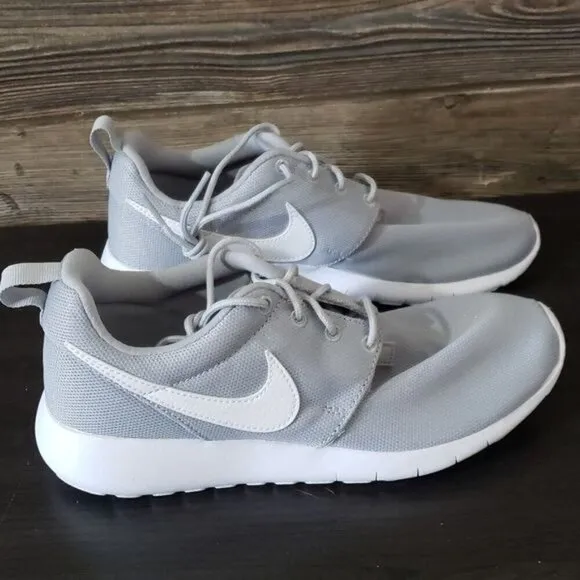New Nike Roshe One Gray White Sneakers Casual Lightweigt Everyday Walking Shoes