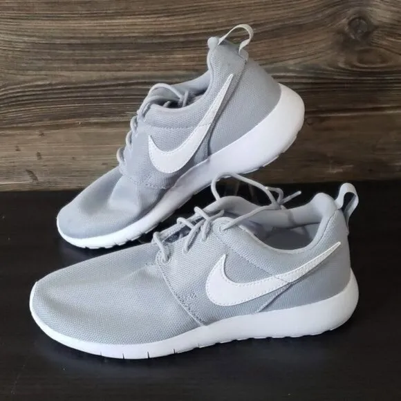 New Nike Roshe One Gray White Sneakers Casual Lightweigt Everyday Walking Shoes