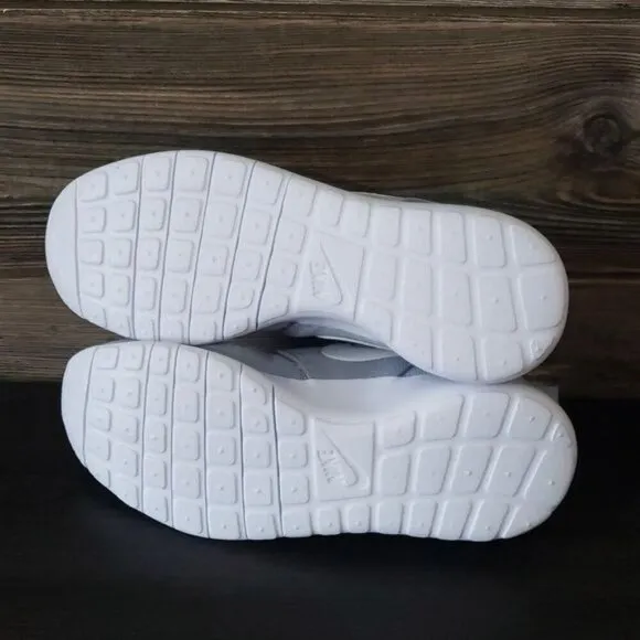 New Nike Roshe One Gray White Sneakers Casual Lightweigt Everyday Walking Shoes