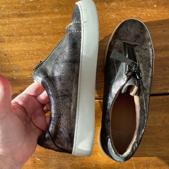 New Nwob Frye Lena Sneakers Metallic Leather Zip Shoes  Size 8