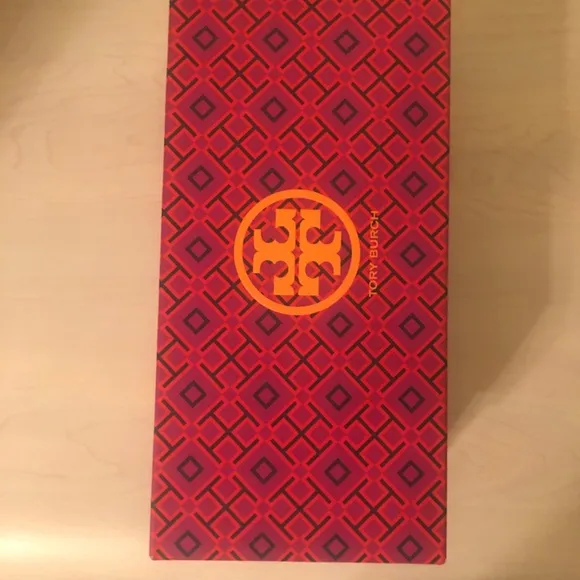 New Tory Burch Silver Metallic Ballet Flat in Size 7