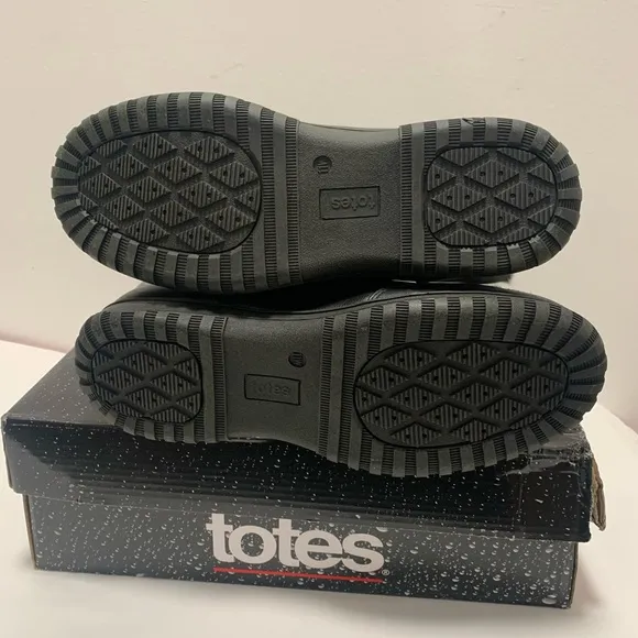 NEW TOTES April Women's Water-Resistant Snow Boots
