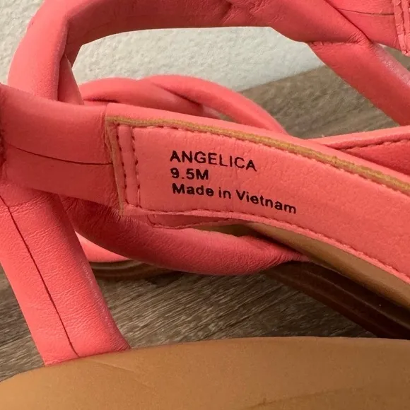 NEW Vionic Angelica Puffy Strap Heel Sandal in Shell Pink, Size 9.5