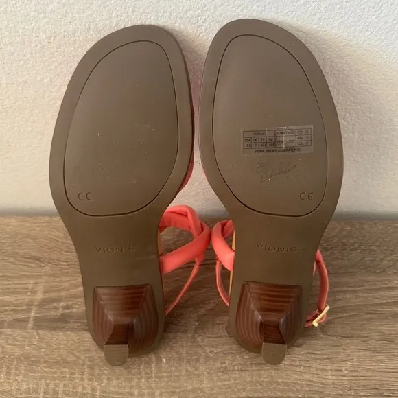 NEW Vionic Angelica Puffy Strap Heel Sandal in Shell Pink, Size 9.5