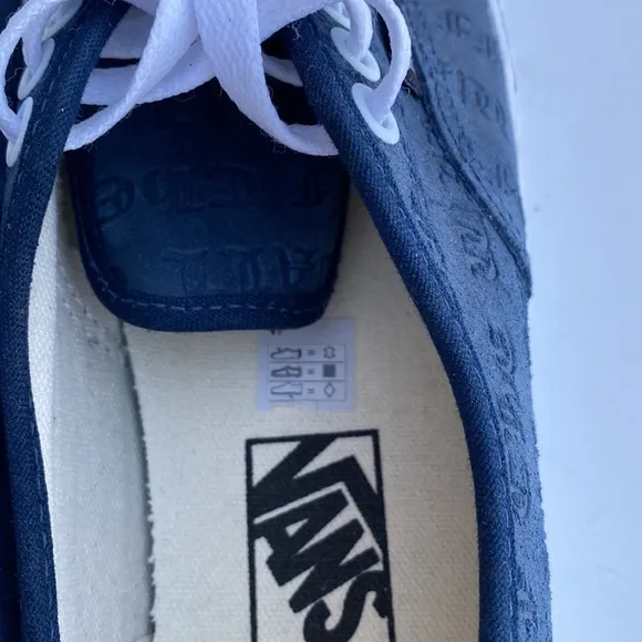 New with tag Vans Deboss Otw Sneakers Dress