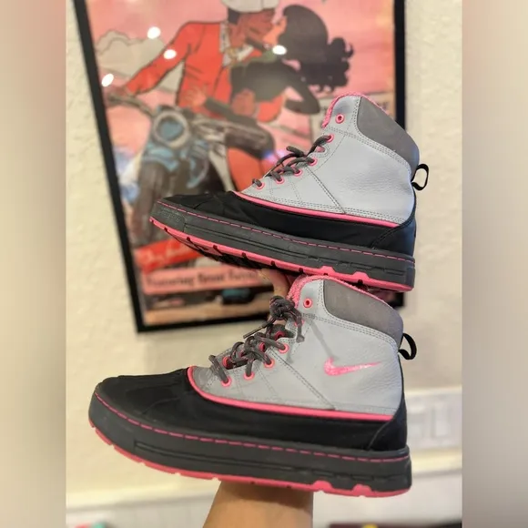 Nike ACG Snow Boots Girls 6Y Black Grey &amp; Pink