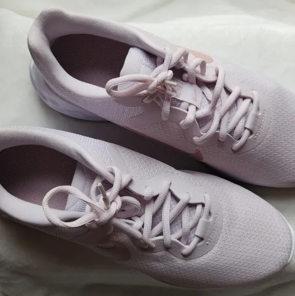 Nike, Activewear, Walking, Gym Women's Size 8 Light Pink Shoes