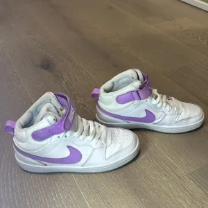 Nike Air Force Kids Sneakers size 4.5