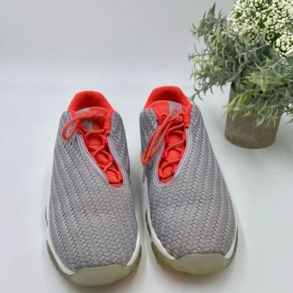 Nike Air Jordan Future Low BG GS Wolf Grey Infrared 23 White Size 6.5Y