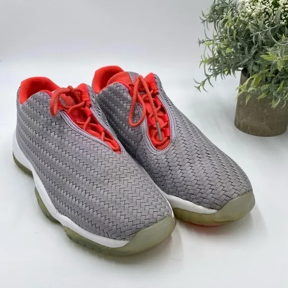 Nike Air Jordan Future Low BG GS Wolf Grey Infrared 23 White Size 6.5Y