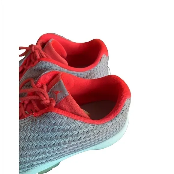 Nike Air Jordan Future Low BG GS Wolf Grey Infrared 23 White Size 6.5Y