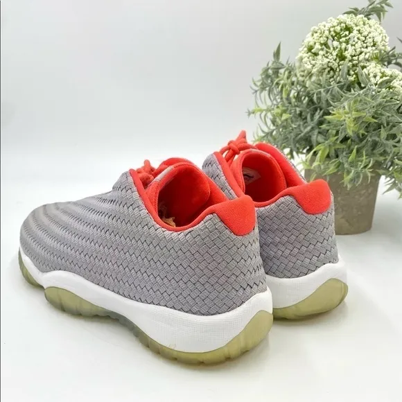 Nike Air Jordan Future Low BG GS Wolf Grey Infrared 23 White Size 6.5Y