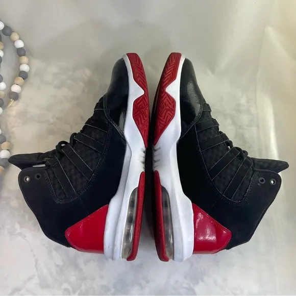 Nike Air Jordan Max Aura, Size 7Y Black / Red AQ9214-006