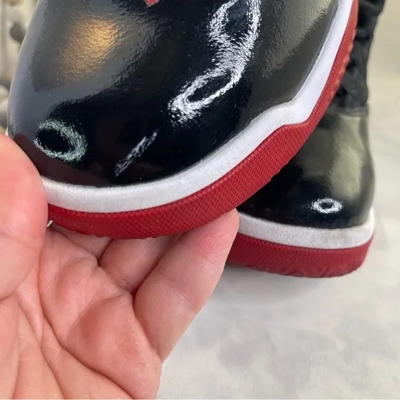 Nike Air Jordan Max Aura, Size 7Y Black / Red AQ9214-006