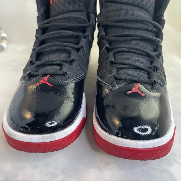 Nike Air Jordan Max Aura, Size 7Y Black / Red AQ9214-006