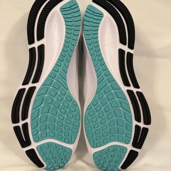 Nike Air Zoom Pegasus 38 Women's White and Teal Running Shoes