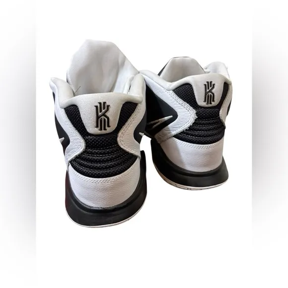 Nike basketball shoes sneakers 18 Kyrie Infinity