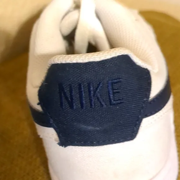NIKE (COURT VISION) ATHLETIC SHOES