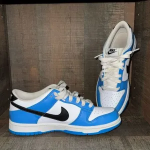NIKE DUNK low- UNC- University Sneakers- size 6.5 men