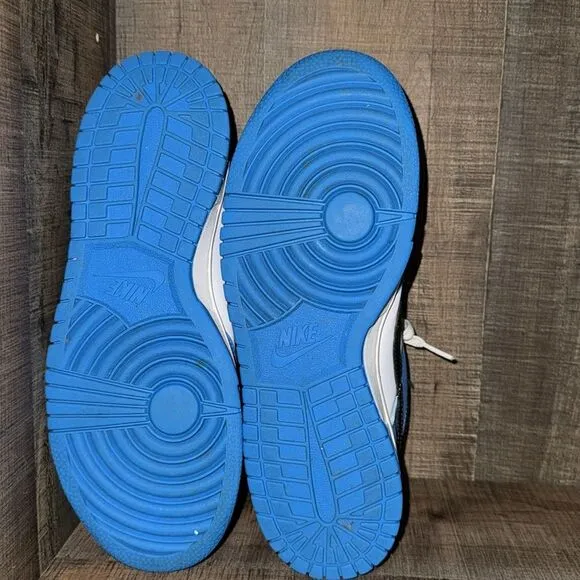 NIKE DUNK low- UNC- University Sneakers- size 6.5 men
