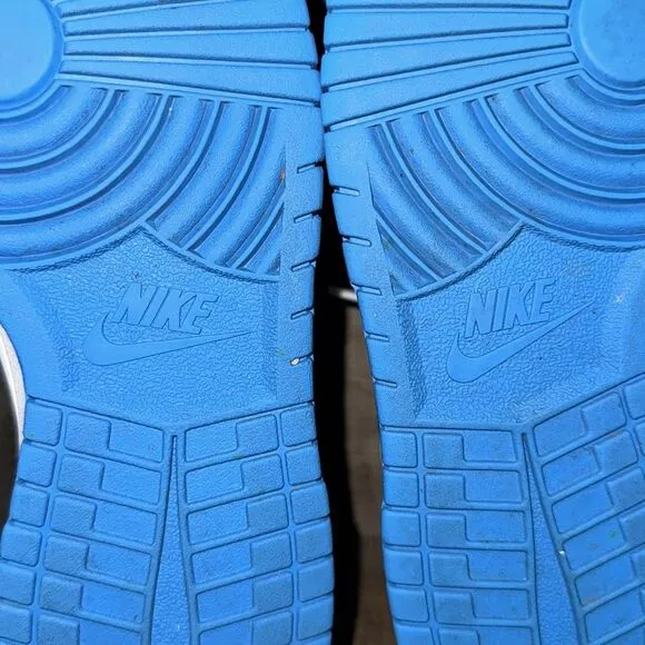 NIKE DUNK low- UNC- University Sneakers- size 6.5 men