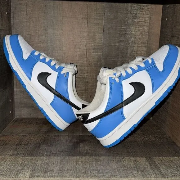 NIKE DUNK low- UNC- University Sneakers- size 6.5 men