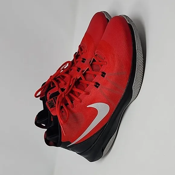 Nike Men' Air Versitile Basketball Shoe Red 852431-600 Mesh Low Top Lace Size 14