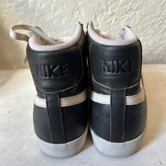 Nike Men’s‎ brown Hi top lace up sneakers shoes size 13