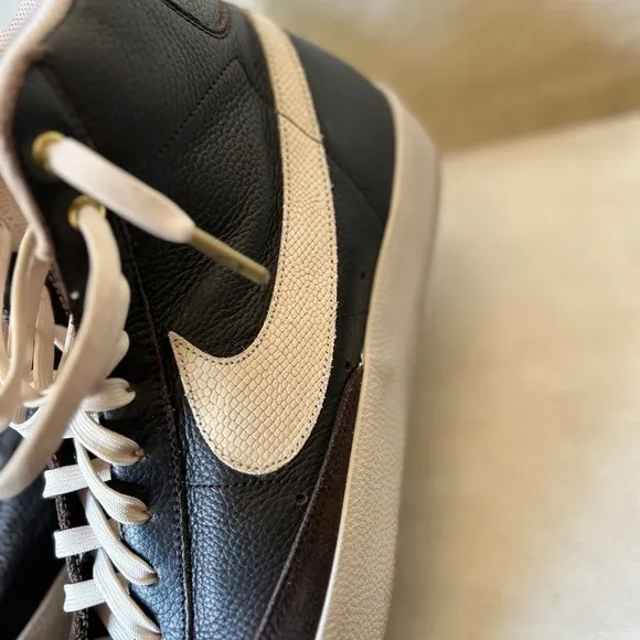 Nike Men’s‎ brown Hi top lace up sneakers shoes size 13