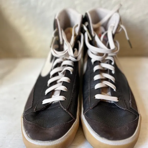 Nike Men’s‎ brown Hi top lace up sneakers shoes size 13