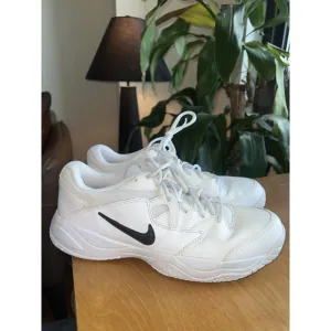 Nike Mens Court Lite 2 AR8836-100 White Running Shoes Sneakers Size 9.5