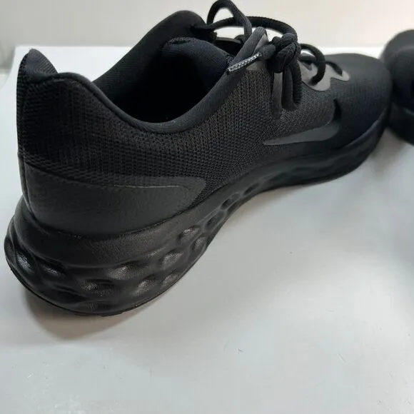 Nike Running Shoes Mens Size 11 Black Sneakers Revolution 6 DC3728-001