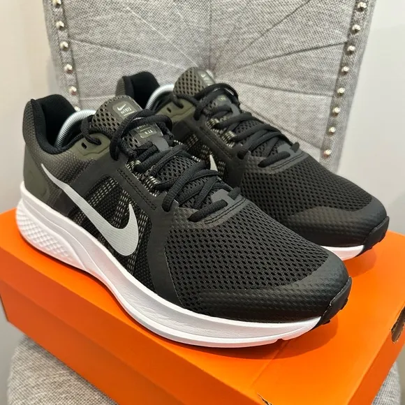 Nike Swift 2 Men’s Running Sneakers Shoes Black, Gray &amp; Olive, Size 10.5