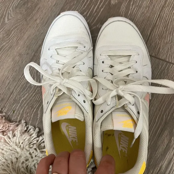 Nike Woman’s Internationalist White and Arctic Orange Sneakers