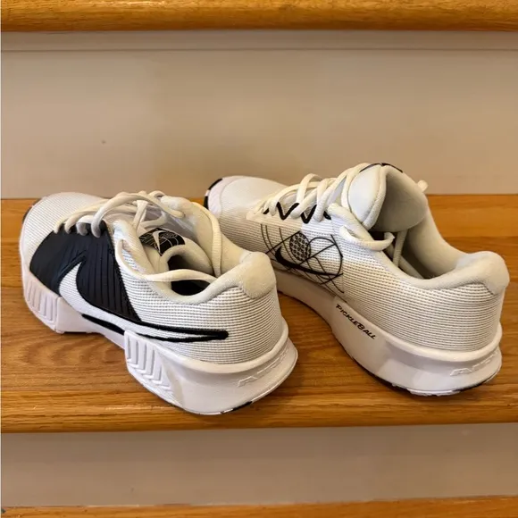 Nike Zoom Challenge Women's Pickleball Shoes Sneakers FQ4155-100 Size 8 NWOB