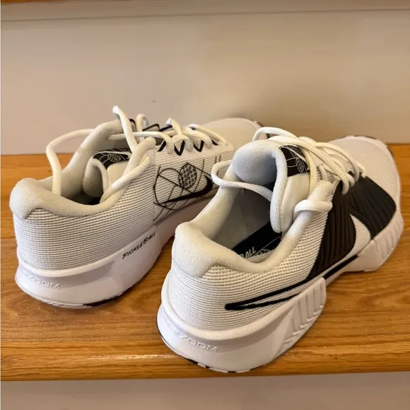Nike Zoom Challenge Women's Pickleball Shoes Sneakers FQ4155-100 Size 8 NWOB