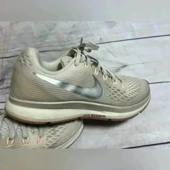 Nike zoom running sneakers